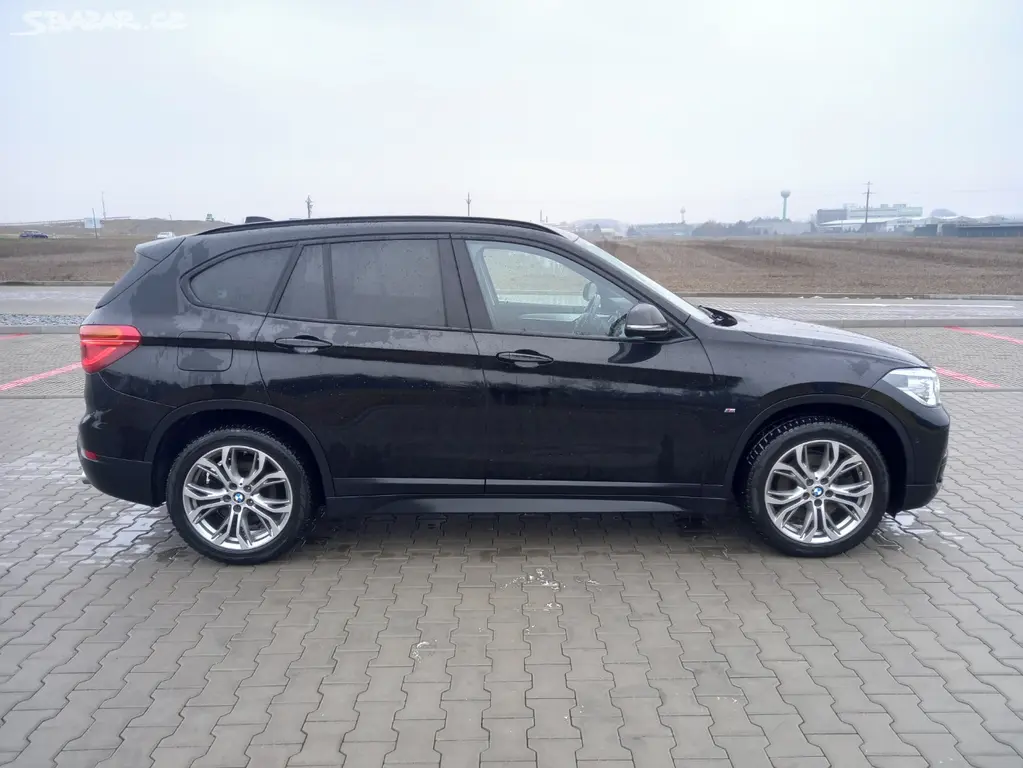 BMW X1 2,0D xDrive F48, 140kW, automat - fotka 4