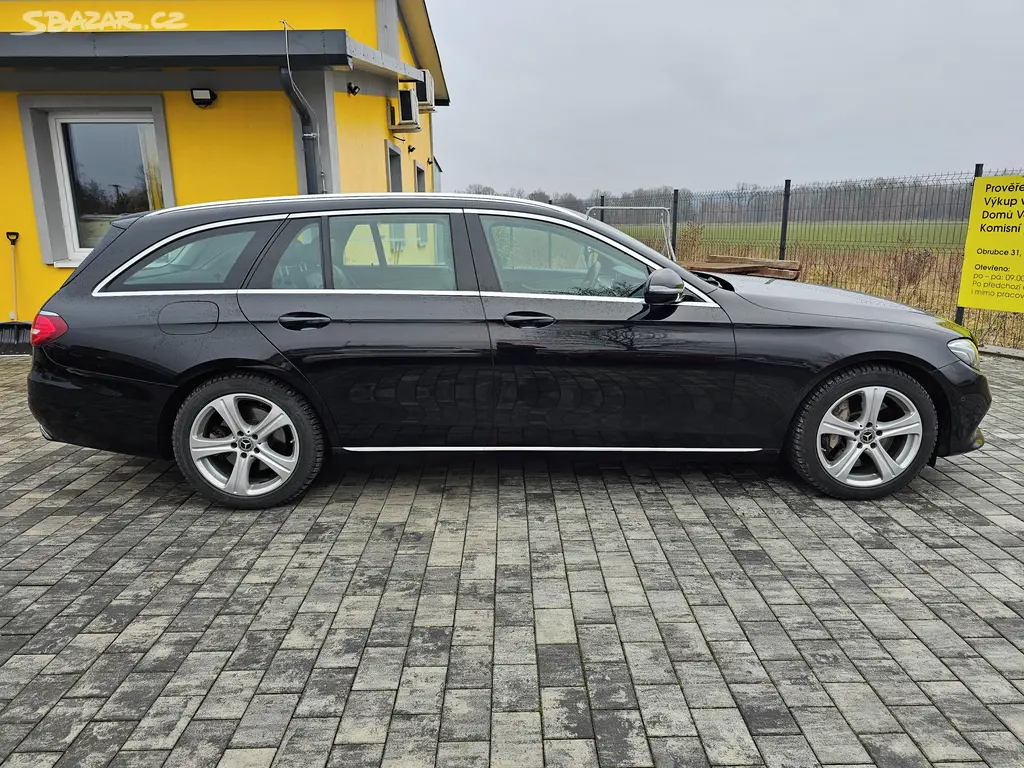 Mercedes-Benz Třídy E, E350 4matic 190kw, Avantgarde - fotka 4