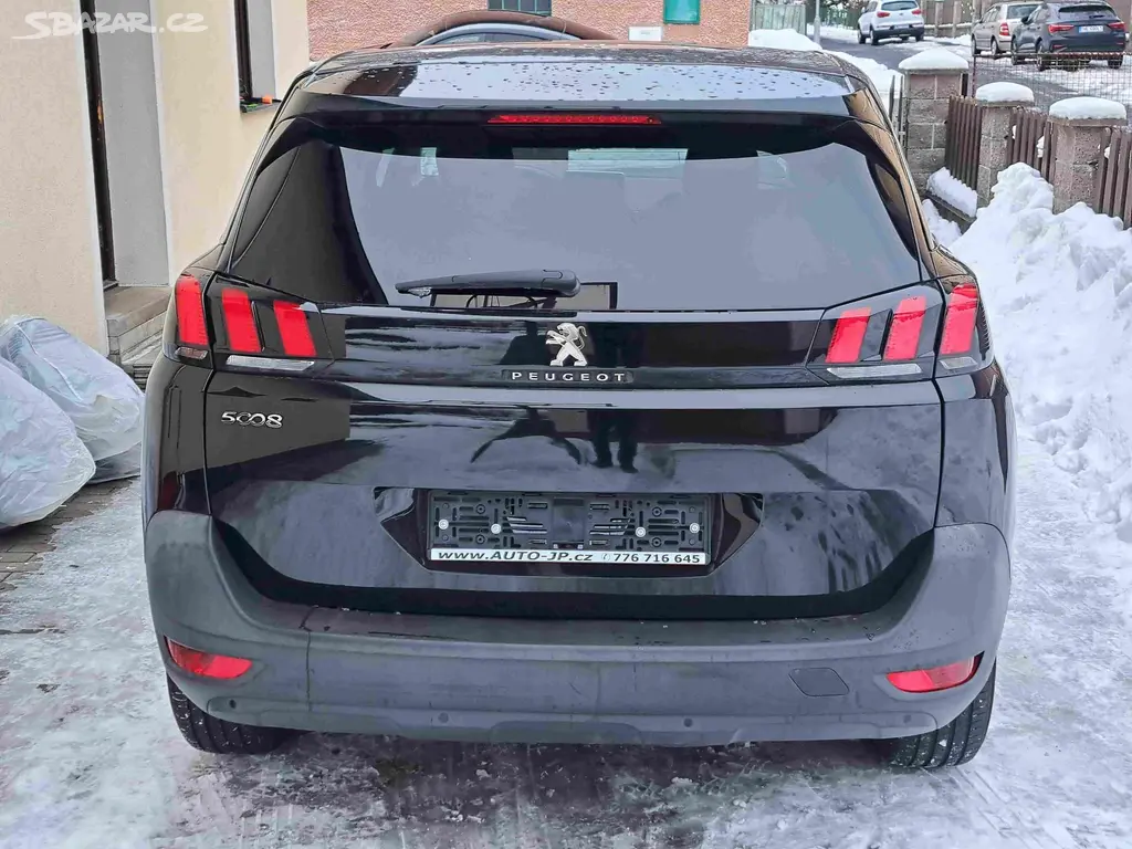 Peugeot 5008, 1,2 PT EAT8 17ALU PDC NAVI - fotka 4