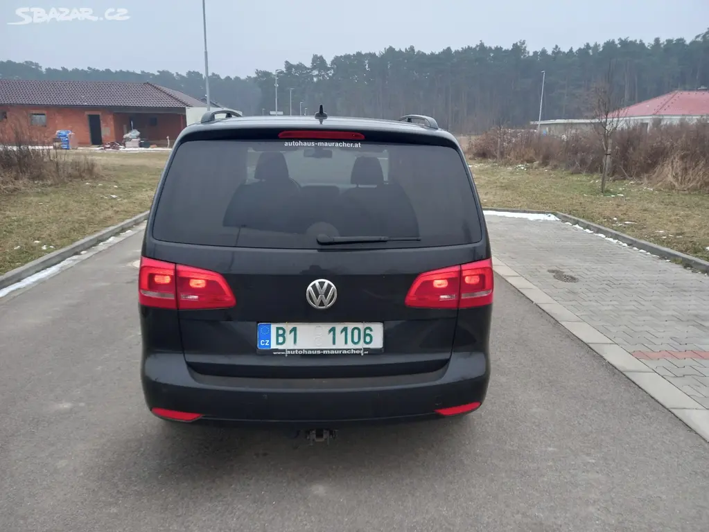 VW TOURAN 1,6TDI-2012-ACC-AHK-NAVI-COMFORTLINE - fotka 6