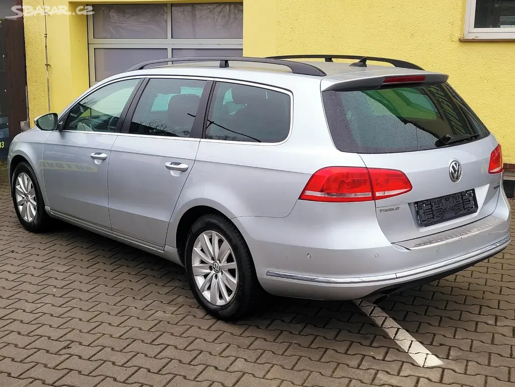 Volkswagen Passat, 1,4 SERV.KNÍŽKA,AUT.PARKOVÁNÍ - fotka 5