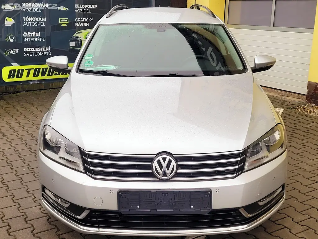 Volkswagen Passat, 1,4 SERV.KNÍŽKA,AUT.PARKOVÁNÍ - fotka 2