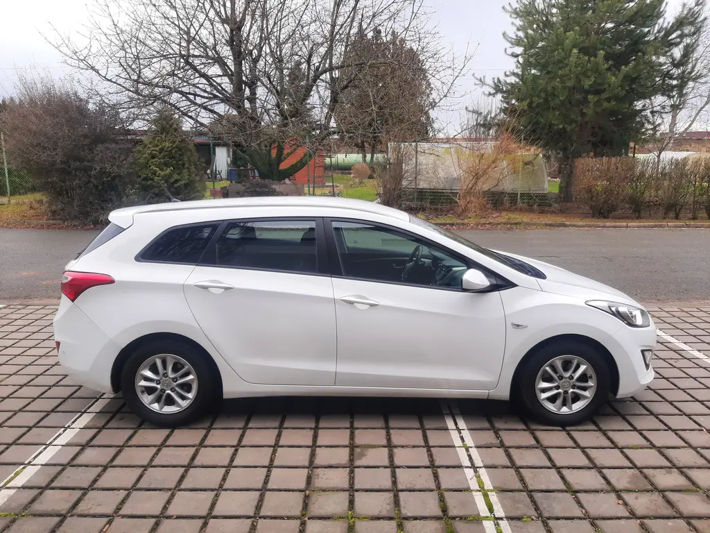 Hyundai i30 1.6CRDI 81kW, 2015, NOVÉ V ČR, DPH - fotka 6