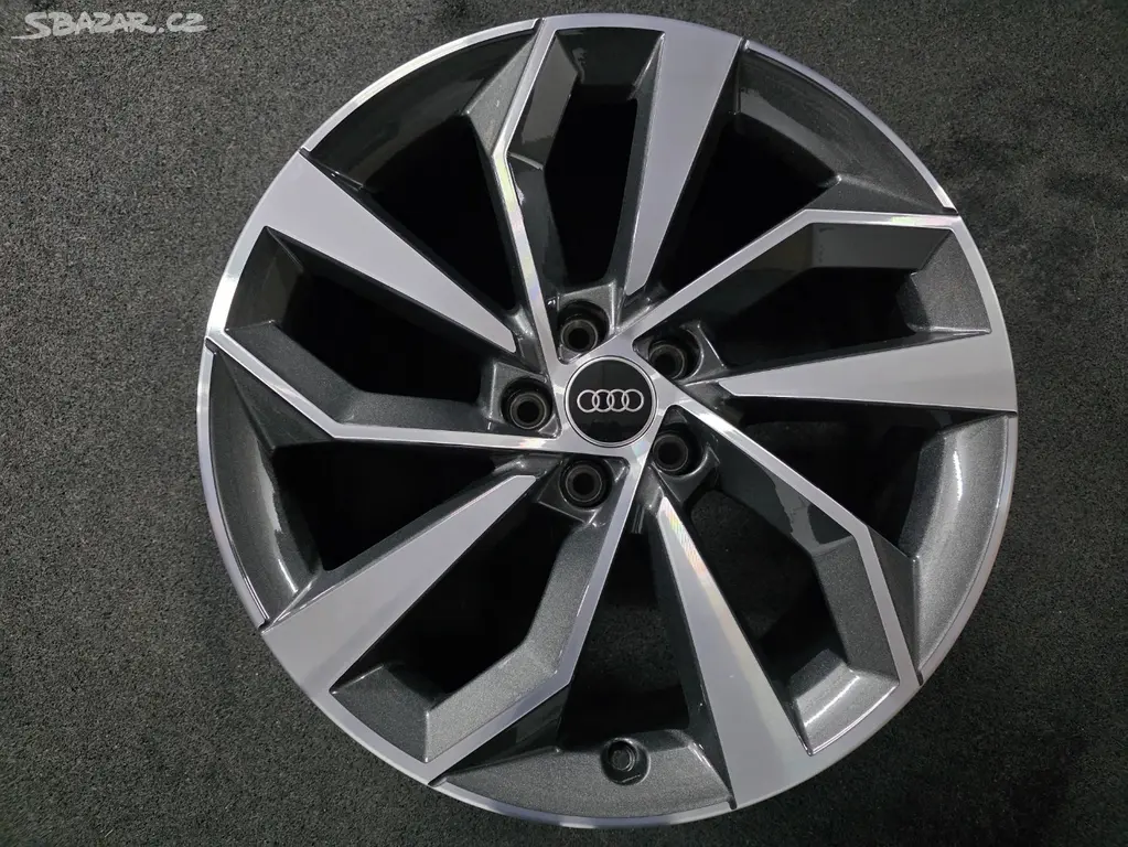 Audi S Q5 / Q5 Alu kolo 19 originál 80A601025CF