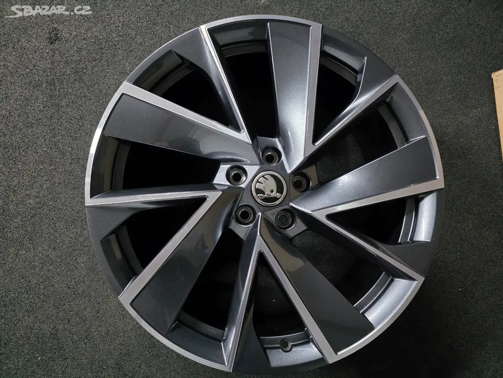 Škoda Enyaq Alu kolo 20 5LA601025DC 5LA601025DD