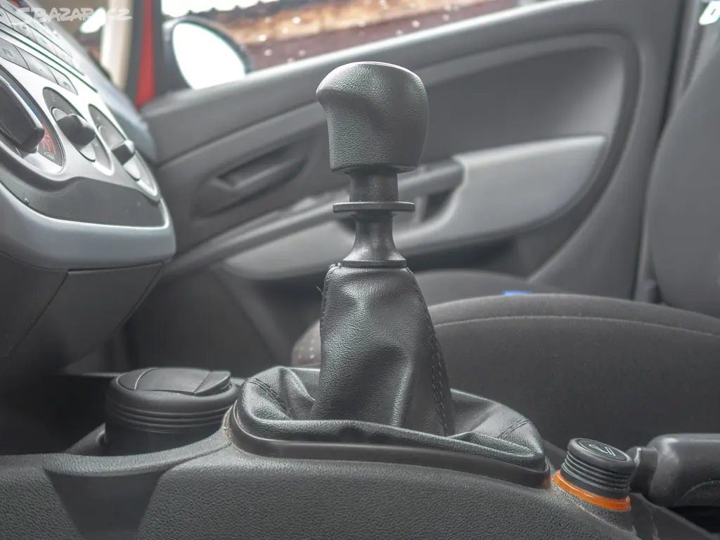 Fiat Grande Punto 1.4i 2x KOLA PO SERVISU - fotka 6