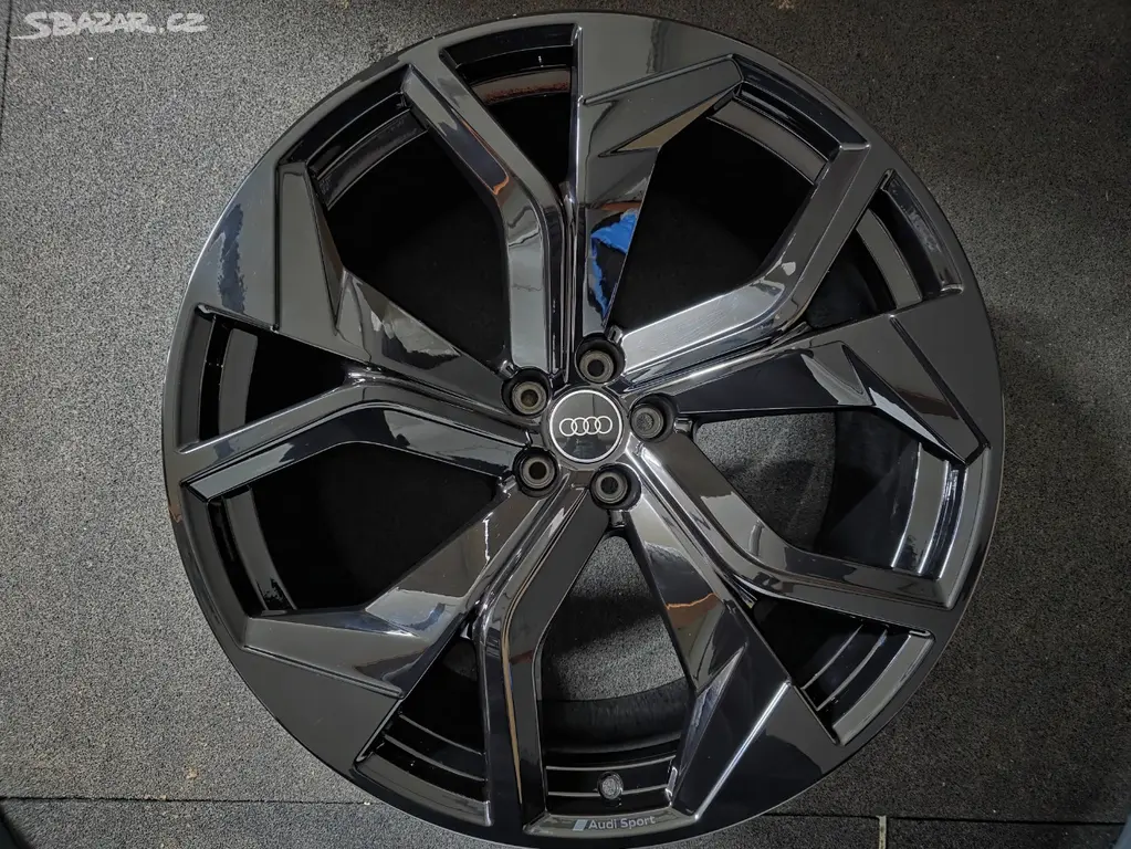 Audi RSQ8 Alu kolo 23 4M8601025 AP 1 Ks