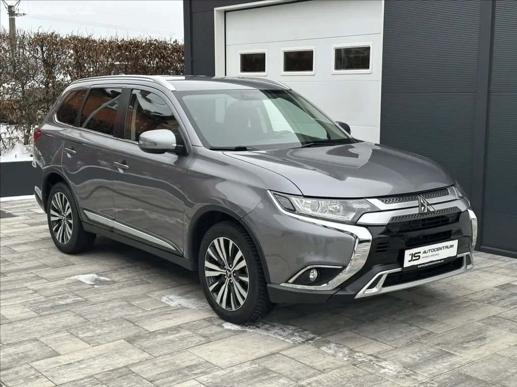 Mitsubishi Outlander, 2,0 150PS Active A/T - fotka 3