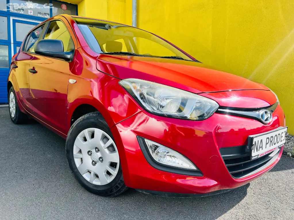 HYUNDAI i20 1.2 i BENZÍN 62 kW PUVOD ČR SERV KNIHA