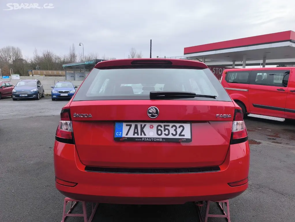 Škoda Fabia 1.0 TSi 70kW Klima,2majitel,ČR původ - fotka 6