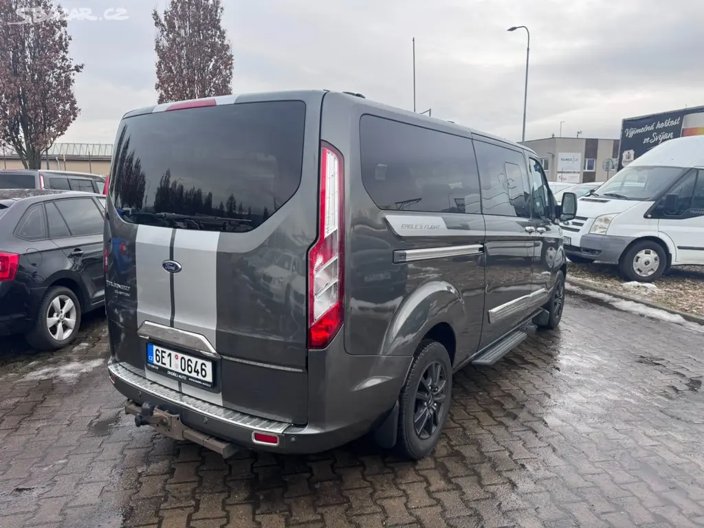 Ford Tourneo Custom, 2,0D 125KW 8 MÍST TITAN 1.MAJ - fotka 5