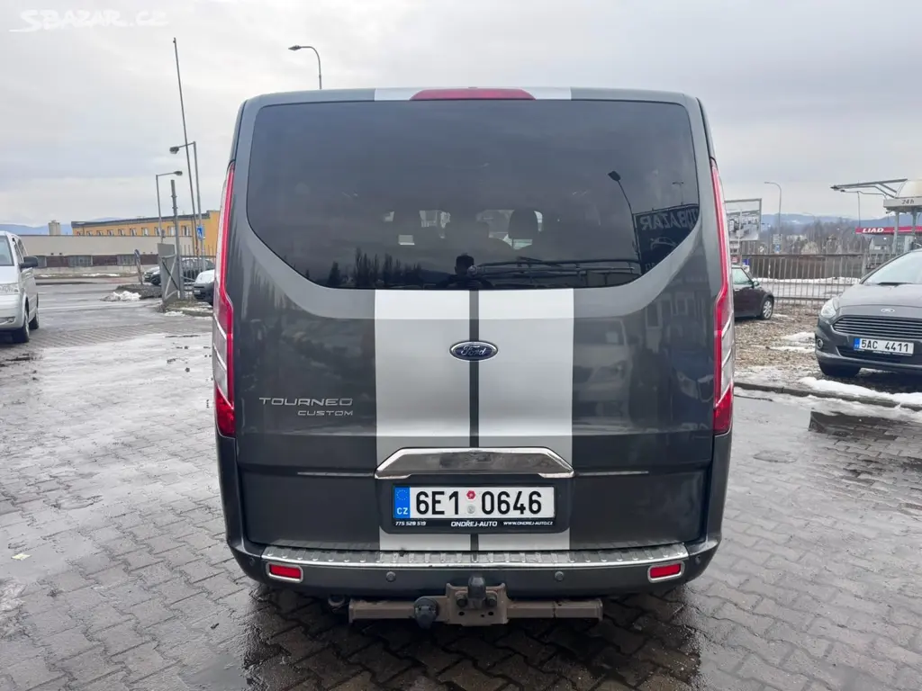 Ford Tourneo Custom, 2,0D 125KW 8 MÍST TITAN 1.MAJ - fotka 4