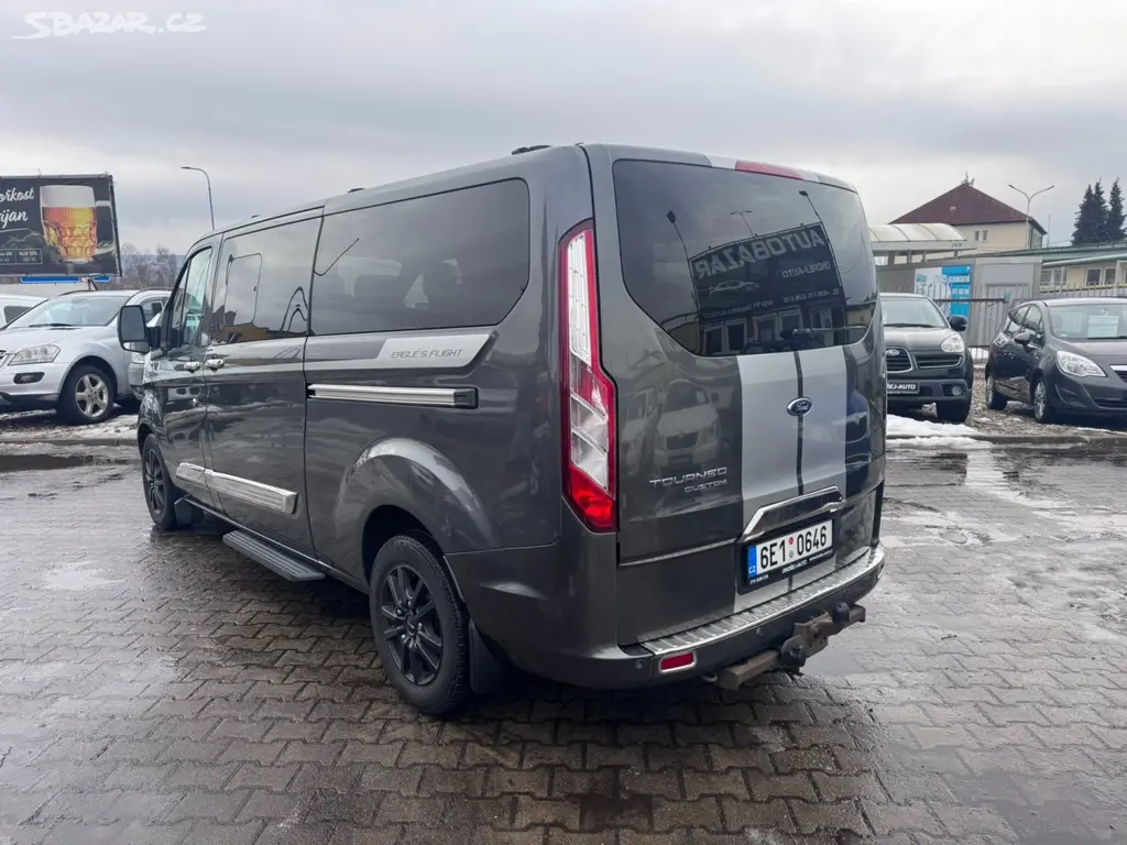 Ford Tourneo Custom, 2,0D 125KW 8 MÍST TITAN 1.MAJ - fotka 3