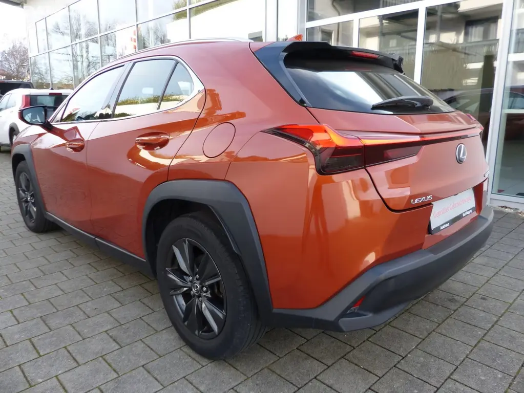 Lexus UX 200 Launch Edition 4x2 - 171 PS - fotka 5