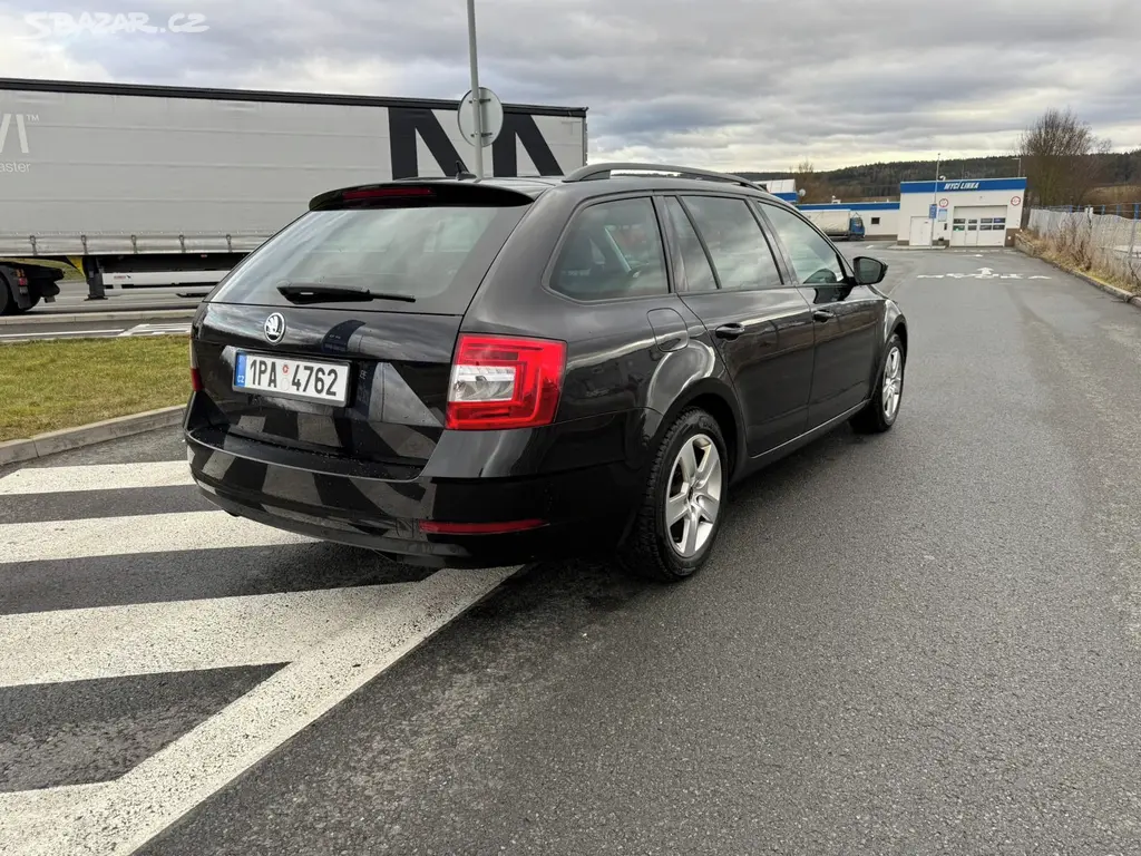 Škoda Octavia, 1,6 TDI automat - fotka 3