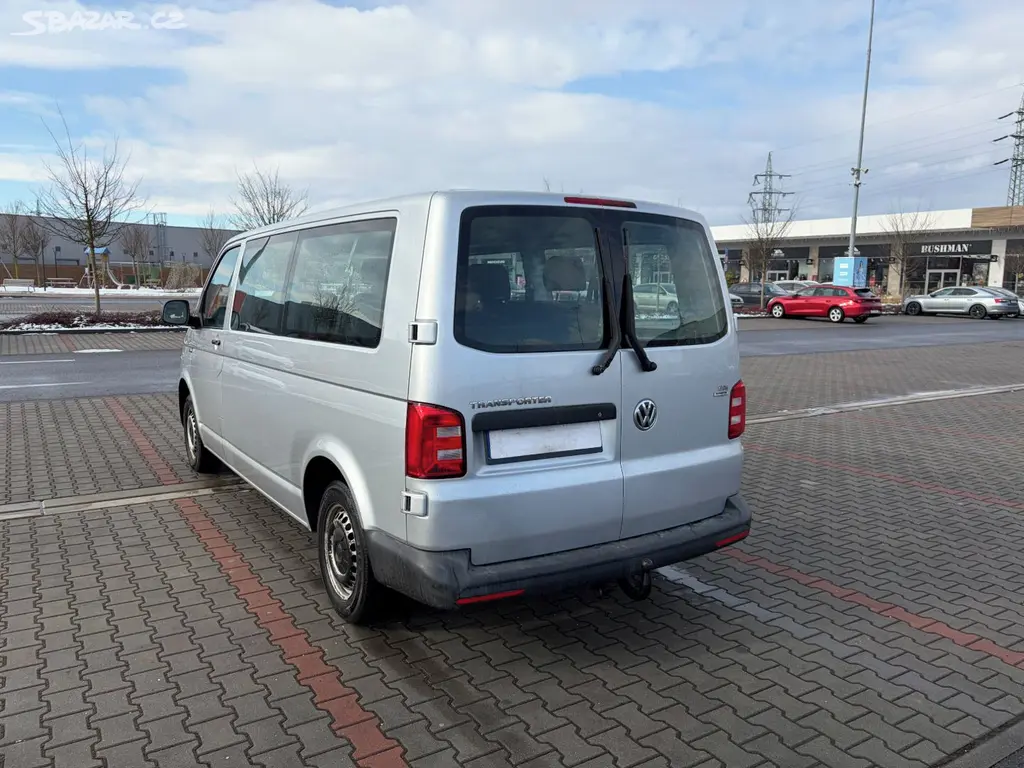Volkswagen Transporter 2.0 TDi 1.maj.ČR 9míst long - fotka 5