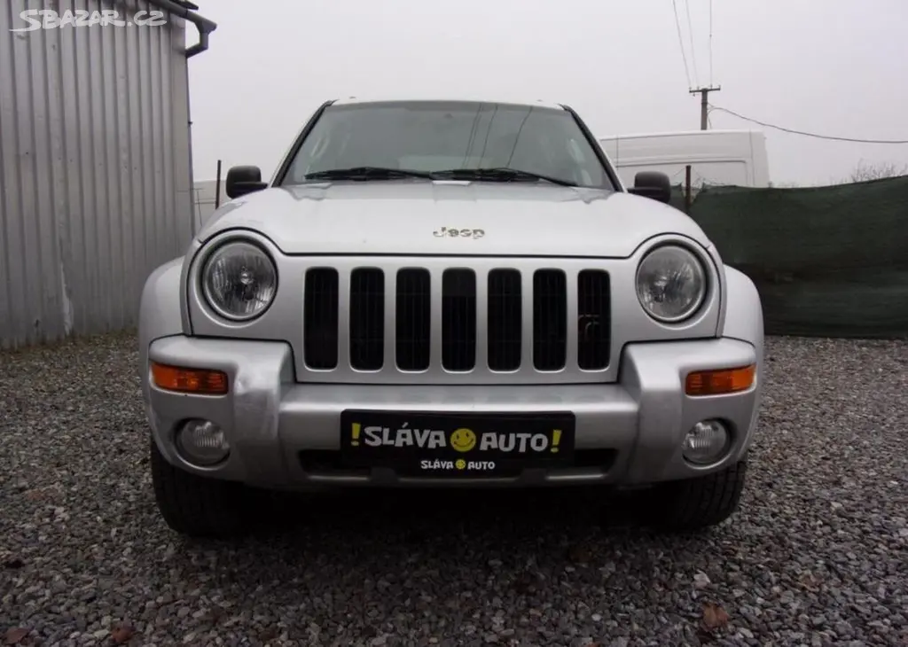 Jeep Cherokee 2.5 CRD 105kW 4X4 BEZ KOROZE benzín - fotka 2