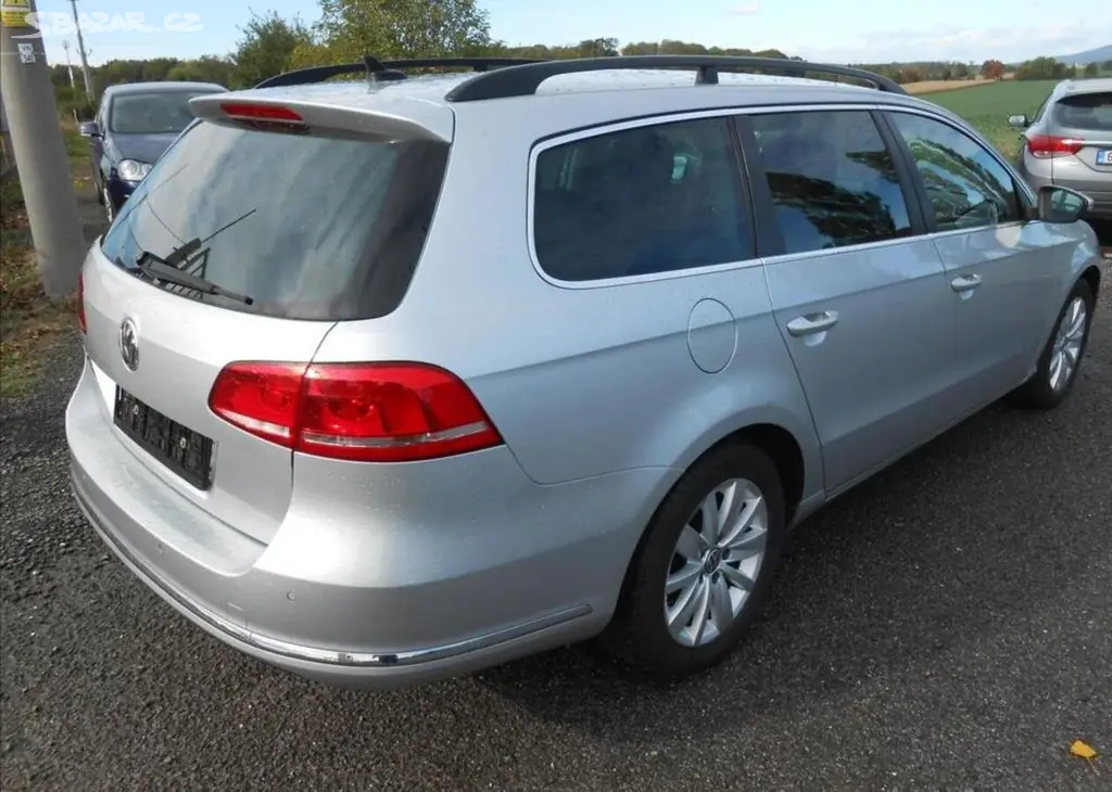 Volkswagen Passat 1,6 TDI 77 kW Serviska nafta - fotka 4