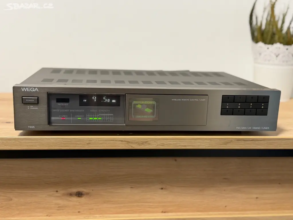 Tuner WEGA T555 Vintage Hi-Fi - Révisé, Testé, Garantie 1 An
