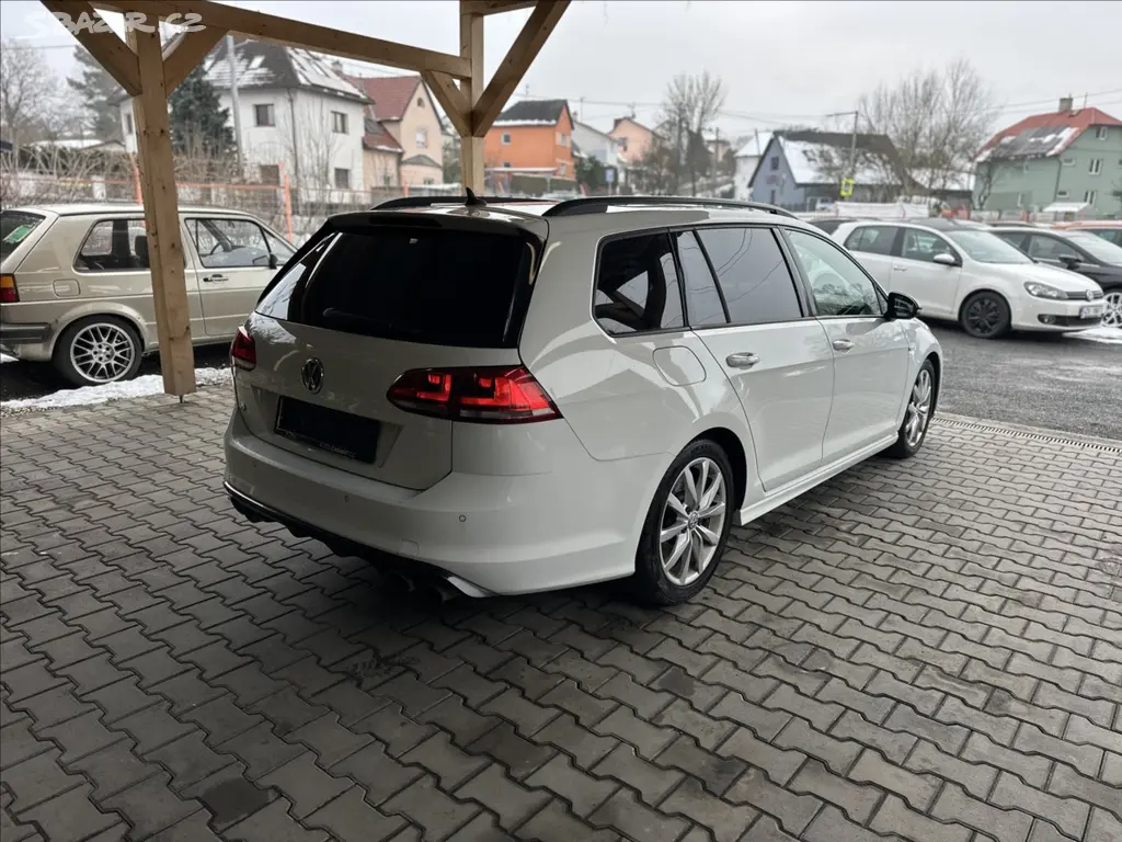 Volkswagen Golf Variant, 2,0 TSi 221kW 4motion R - fotka 4