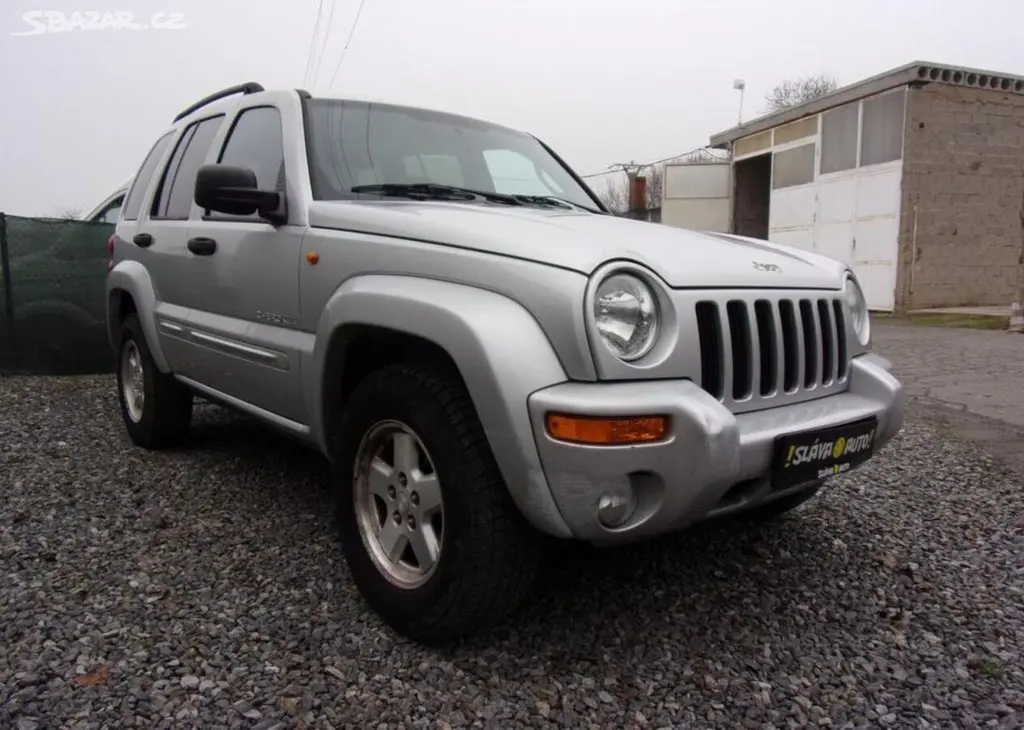 Jeep Cherokee 2.5 CRD 105kW 4X4 BEZ KOROZE benzín - fotka 3