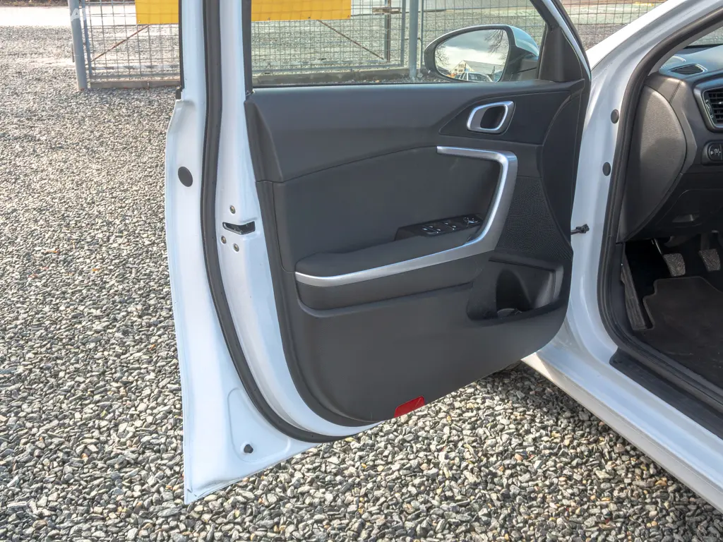 Kia Ceed ČR 1.6D 85KW - fotka 3