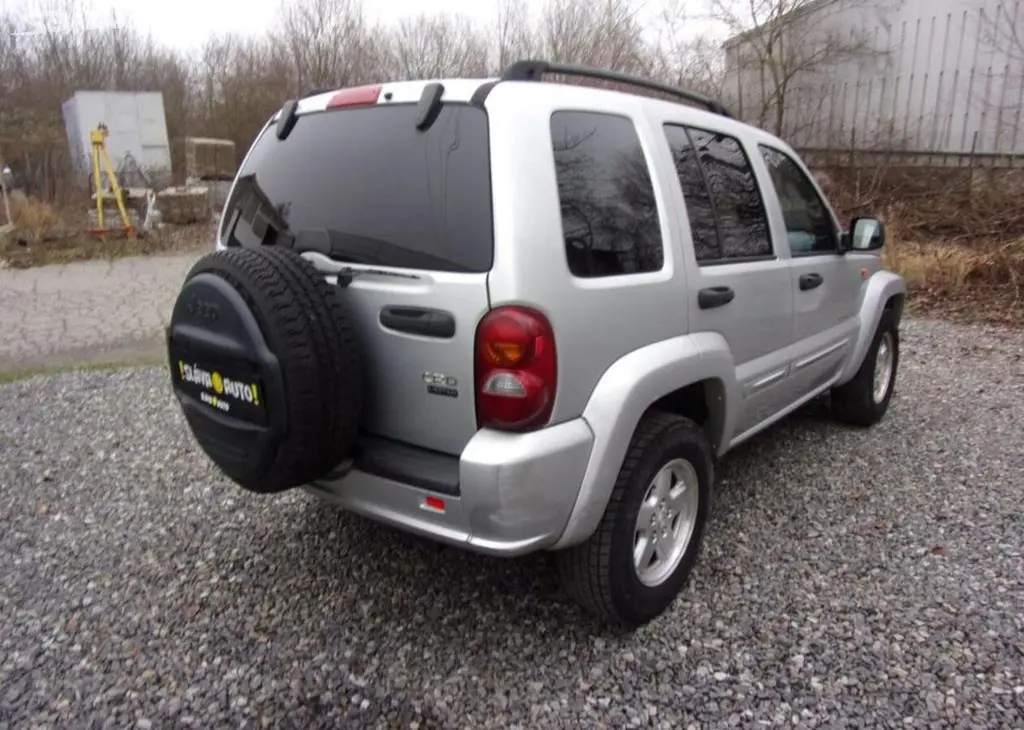 Jeep Cherokee 2.5 CRD 105kW 4X4 BEZ KOROZE benzín - fotka 5
