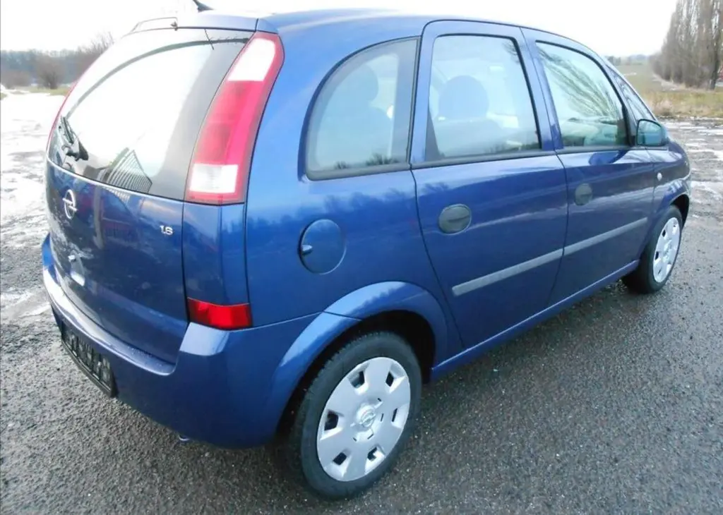Opel Meriva 1,6 i 16V 74 kW Serviska benzín - fotka 3