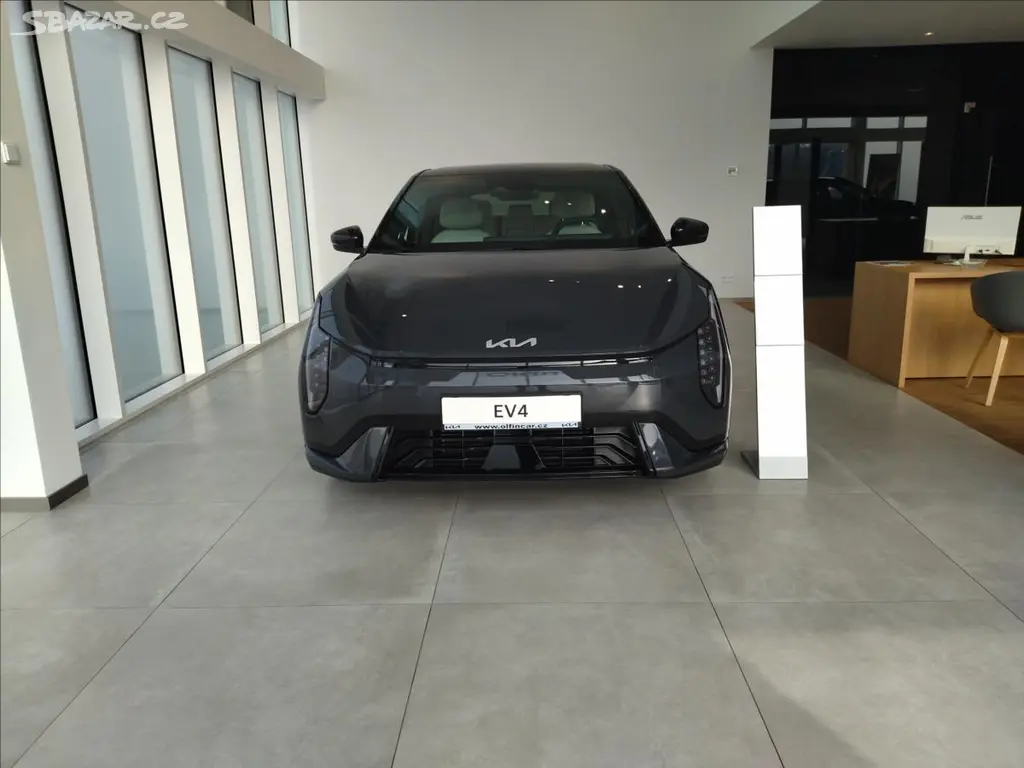 Kia EV4, 81,4 kWh GT-LINE - fotka 2