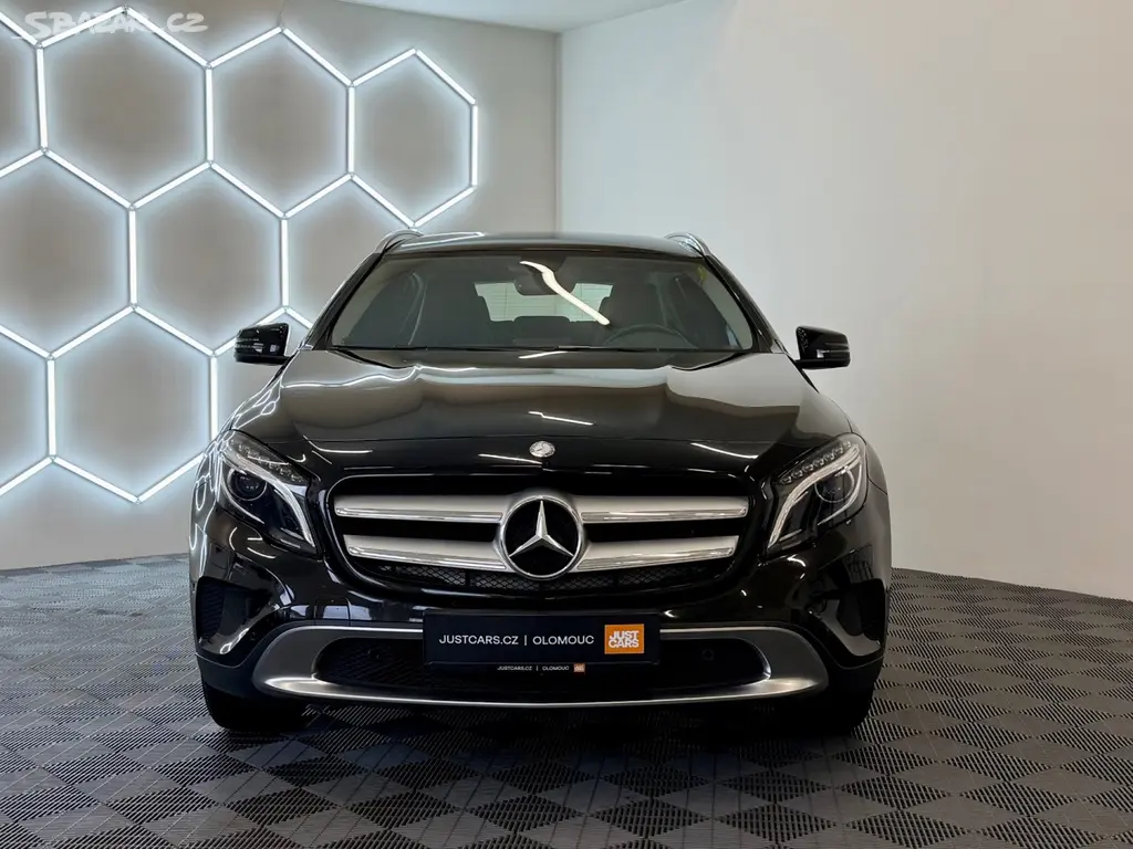Mercedes-Benz GLA, 200d, 100kW, 4x4, ČR - fotka 2