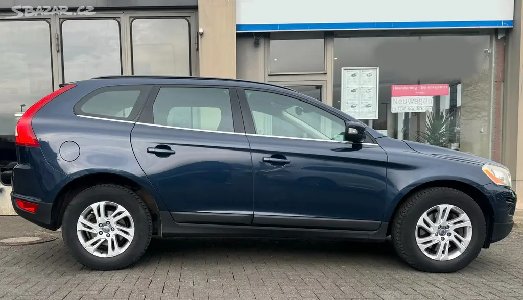 Volvo XC60 Momentum 120kw - fotka 6