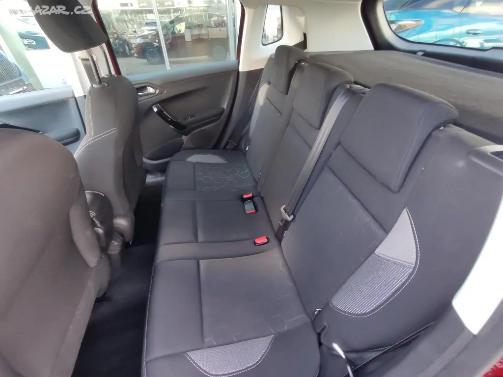 Peugeot 2008, ACTIVE 1.2 110k MAN6 1.majitel - fotka 5