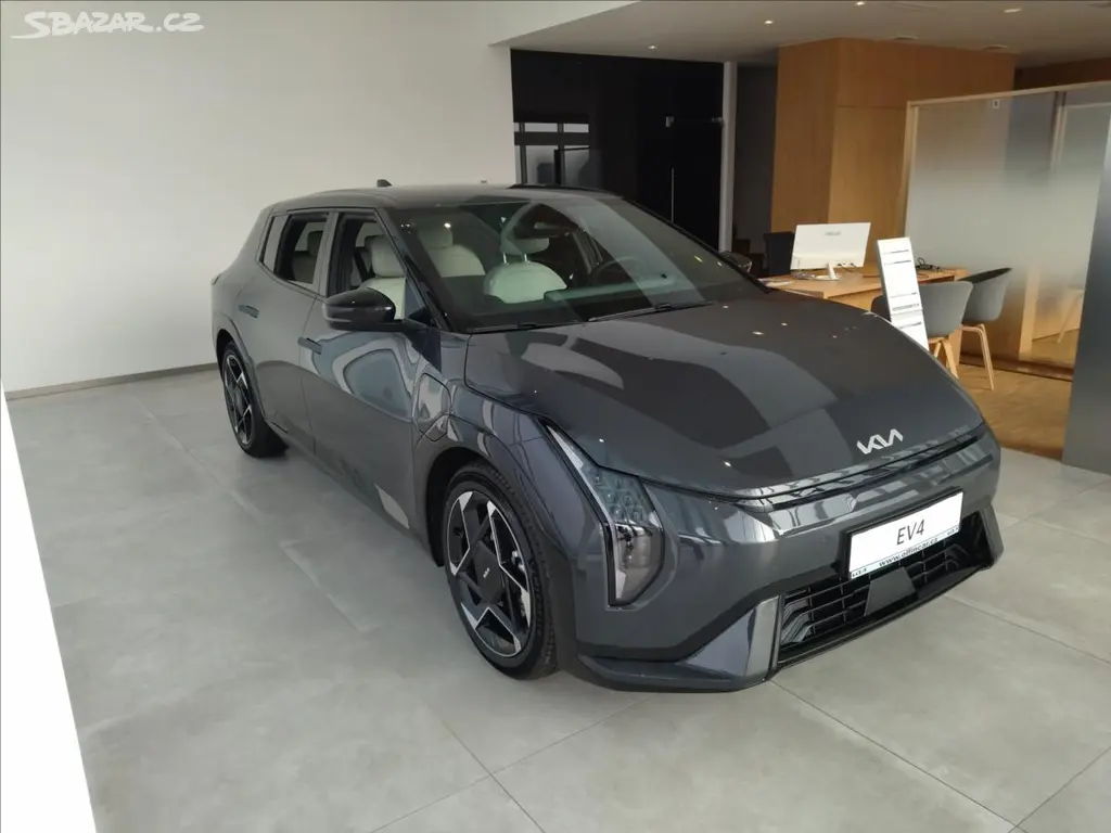 Kia EV4, 81,4 kWh GT-LINE - fotka 3