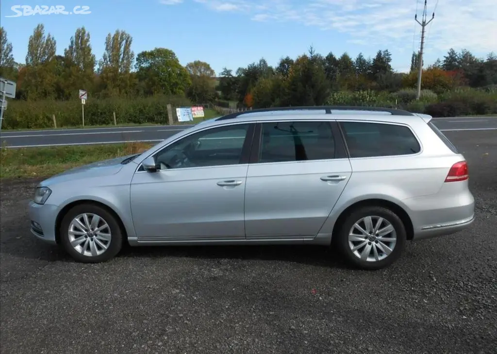 Volkswagen Passat 1,6 TDI 77 kW Serviska nafta - fotka 6