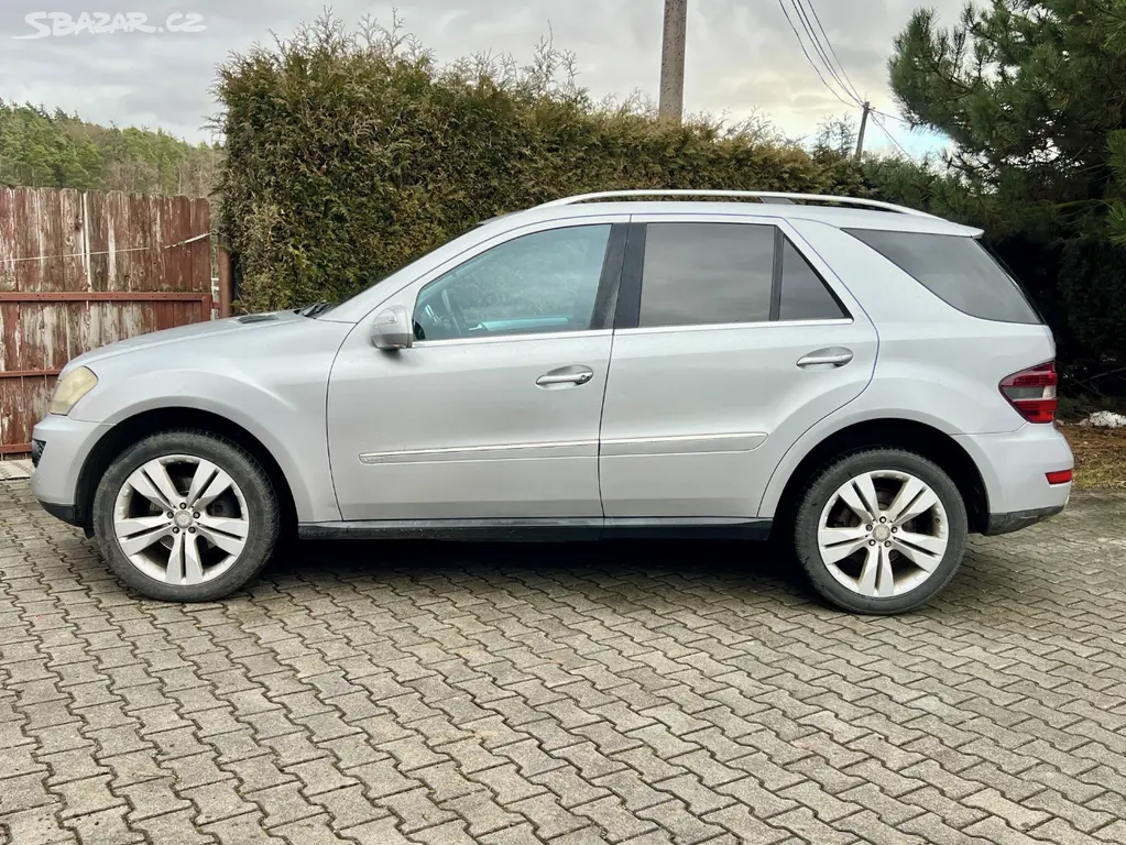 Mercedes-Benz Třídy M 320 CDI 4MATIC 7G-TRONIC - fotka 2