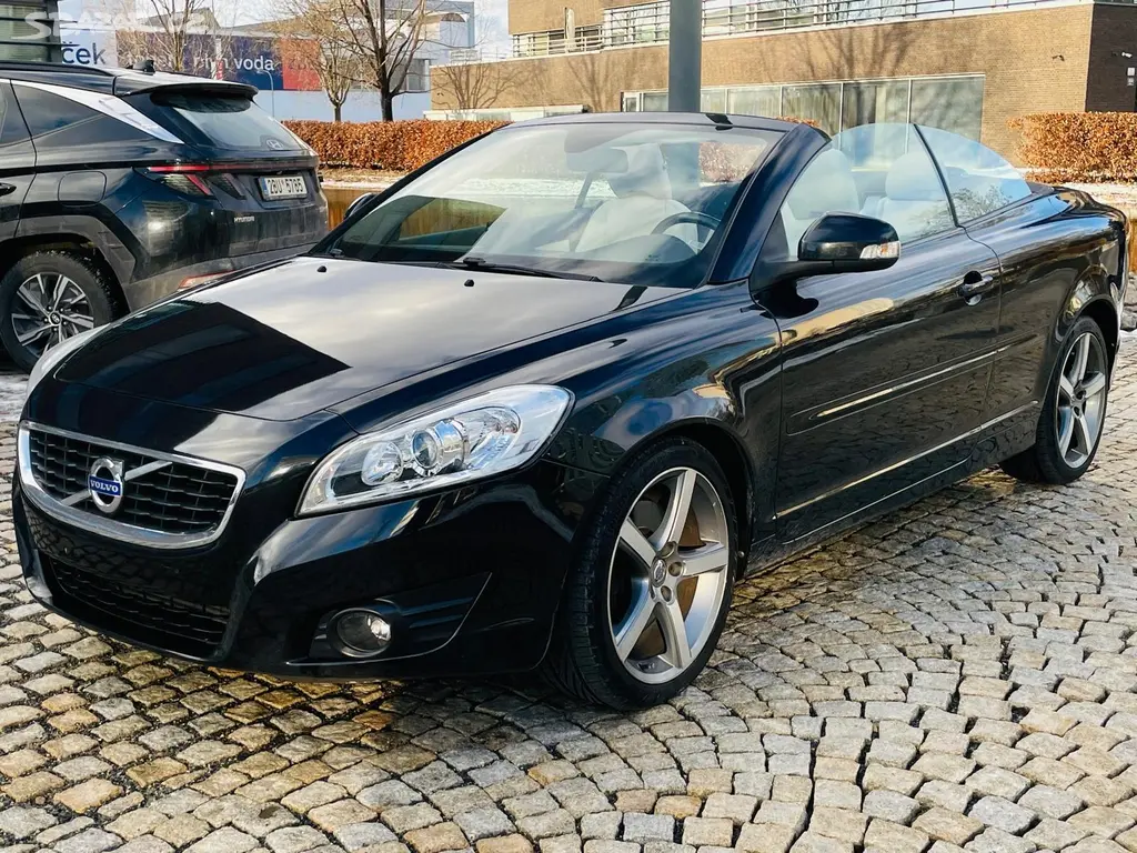 Volvo C70, 2.0 D3 5VÁLEC VÝHŘEV SERVISKA - fotka 4