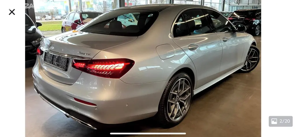 Mercedes-Benz E400d 4MATIC AMG Line Dist Pano 360° - fotka 4