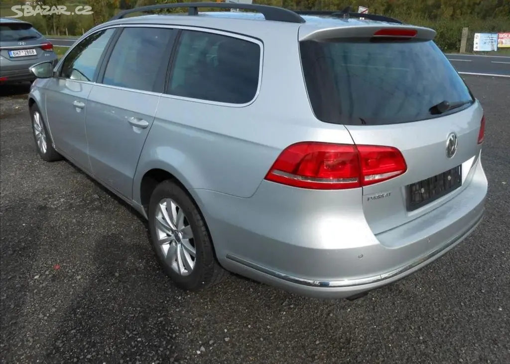Volkswagen Passat 1,6 TDI 77 kW Serviska nafta - fotka 5