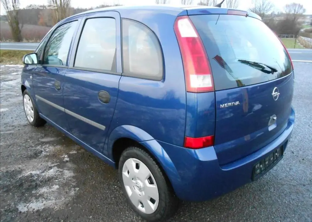 Opel Meriva 1,6 i 16V 74 kW Serviska benzín - fotka 4