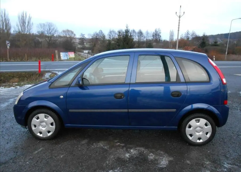 Opel Meriva 1,6 i 16V 74 kW Serviska benzín - fotka 5