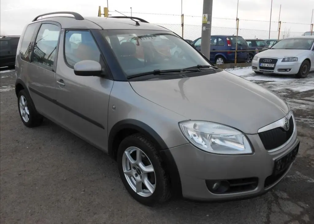 Škoda Roomster 1,4 16V 63 kW KLIMA Serviska - fotka 2