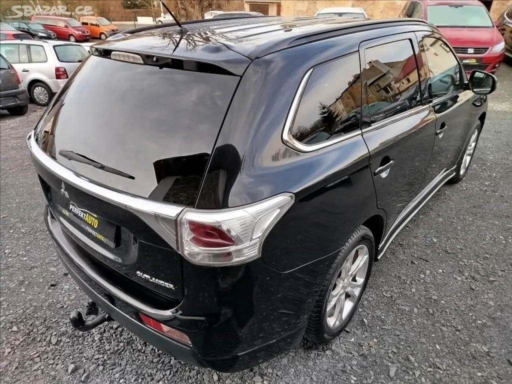 Mitsubishi Outlander, 2,3 D 110kW, AUTOMAT, 7-MÍST - fotka 6