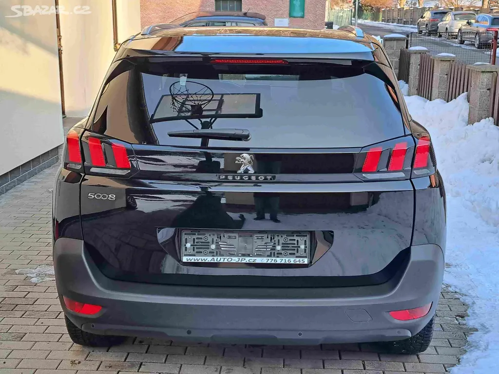 Peugeot 5008, 1,2 PT EAT8 18ALU PDC NAVI - fotka 4