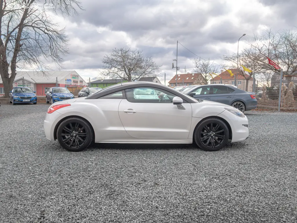 Peugeot RCZ CZ 2.0HDI 120KW PO SERVISU - fotka 2