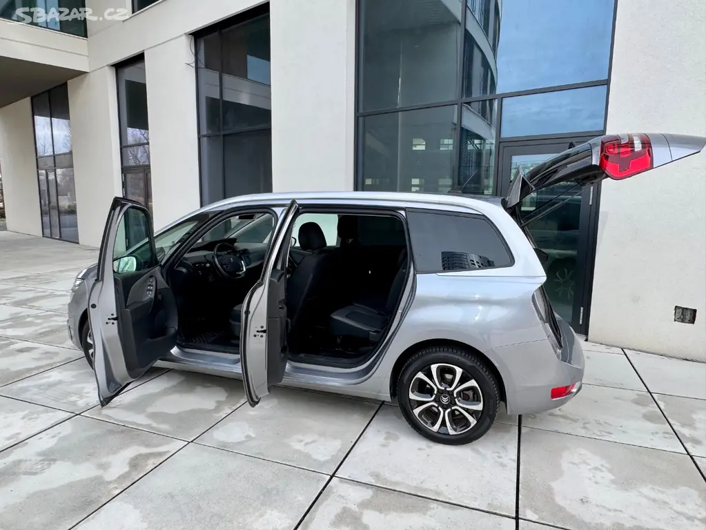 Citroën C4 GRAND SpaceTourer Business Aut 1.MAJ - fotka 6