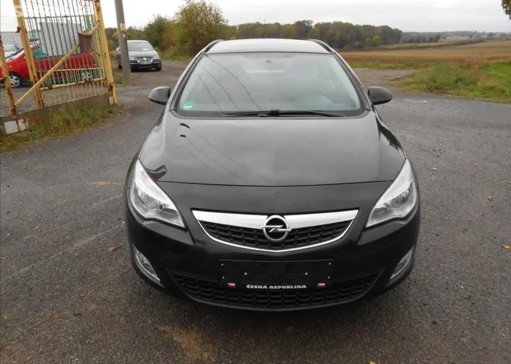 Opel Astra 1,6 85 kW KLIMA Serviska benzín - fotka 2