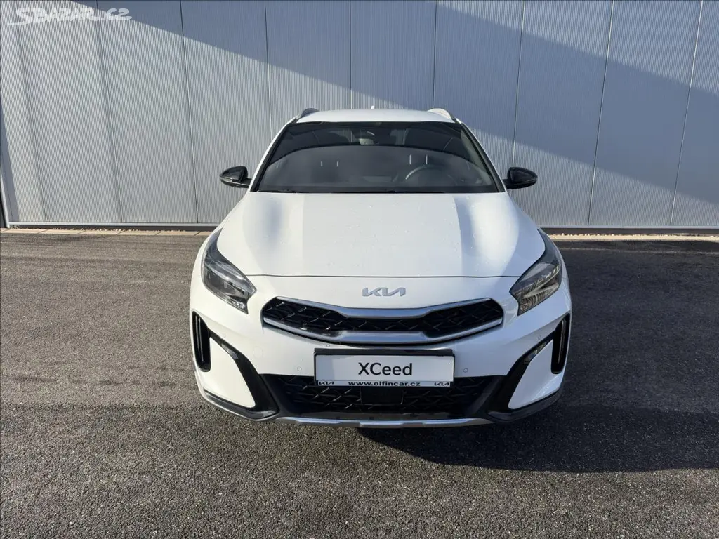 Kia XCee´d, 1,6 T-GDI 132kW 7DCT STEEL E - fotka 2