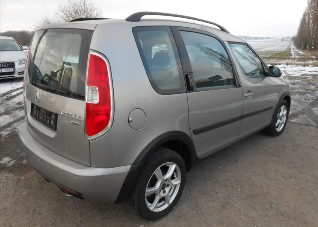 Škoda Roomster 1,4 16V 63 kW KLIMA Serviska - fotka 4