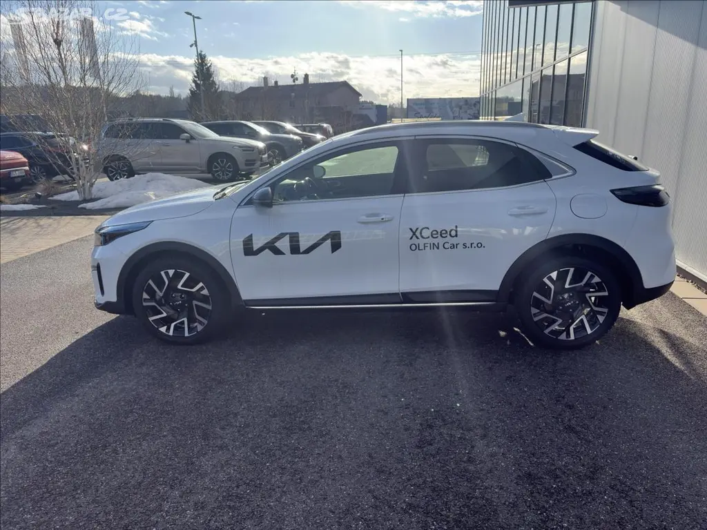 Kia XCee´d, 1,6 T-GDI 132kW 7DCT STEEL E - fotka 4