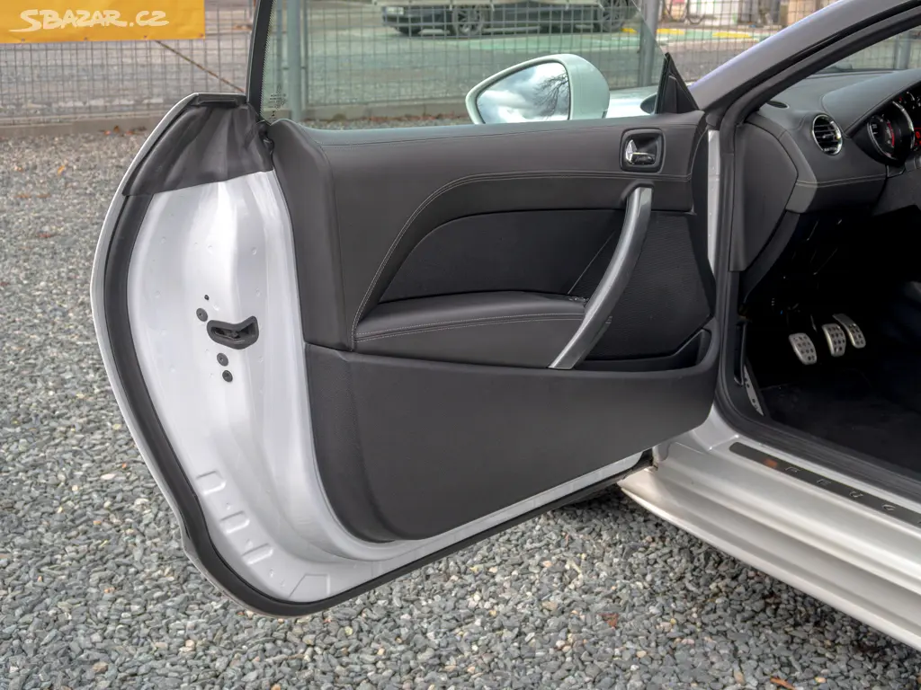 Peugeot RCZ CZ 2.0HDI 120KW PO SERVISU - fotka 4